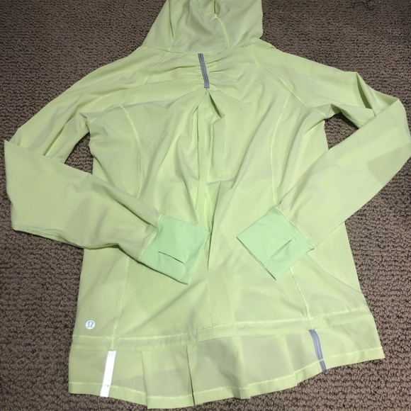 Lululemon Running Pullover - Picture 2 of 3